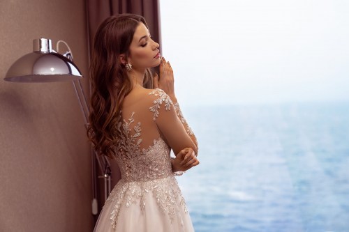 https://elisebride.ro/images/stories/virtuemart/product/VWD-SL21       (4).jpg
